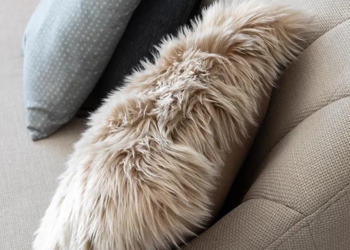 Daire Sunlit Stylish Penthouse With Hot Tub - Close To Sliema Promenade, St Julian's & St Georges Bay *