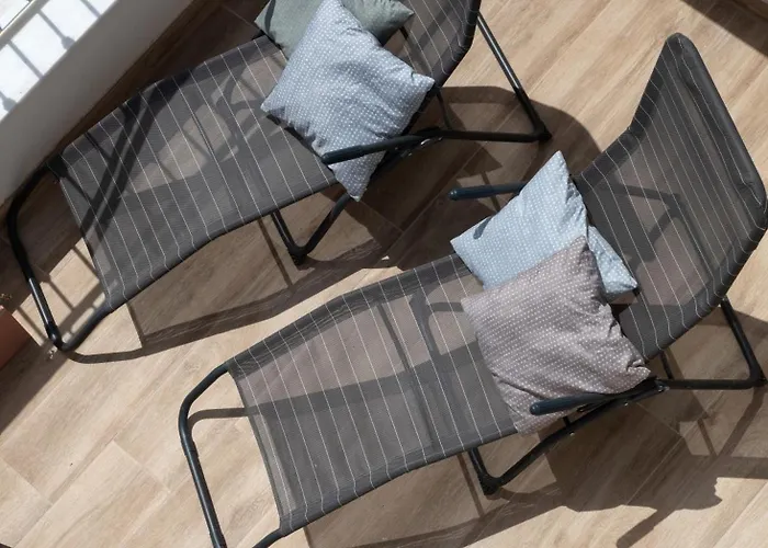 Sunlit Stylish Penthouse With Hot Tub - Close To Sliema Promenade, St Julian's & St Georges Bay Gzira