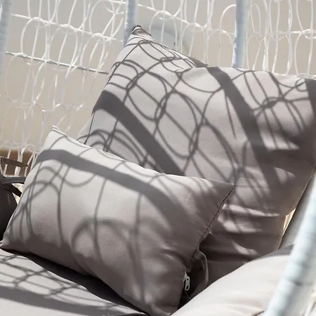 Διαμέρισμα Sunlit Stylish Penthouse With Hot Tub - Close To Sliema Promenade, St Julian's & St Georges Bay *