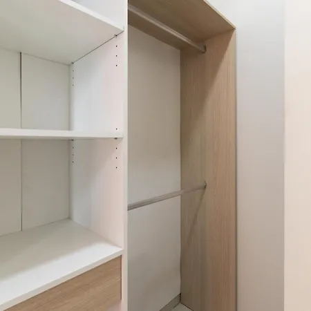 Sunlit Stylish Penthouse With Hot Tub - Close To Sliema Promenade, St Julian's & St Georges Bay *