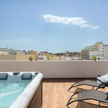 Sunlit Stylish Penthouse With Hot Tub - Close To Sliema Promenade, St Julian's & St Georges Bay Gzira