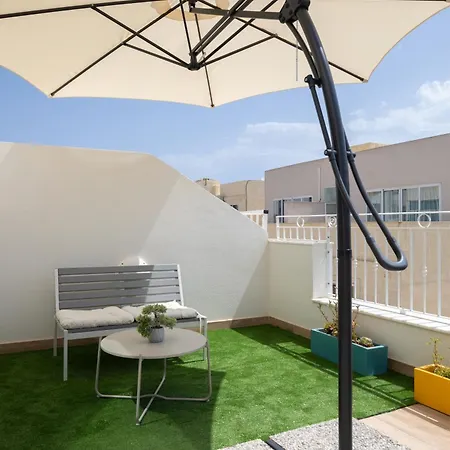 Sunlit Stylish Penthouse With Hot Tub - Close To Sliema Promenade, St Julian's & St Georges Bay *