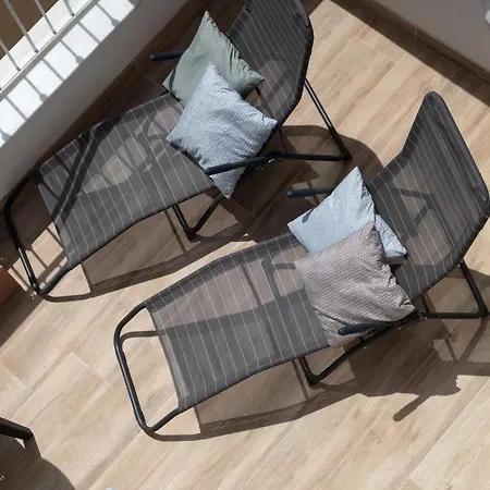 Sunlit Stylish Penthouse With Hot Tub - Close To Sliema Promenade, St Julian's & St Georges Bay Gzira